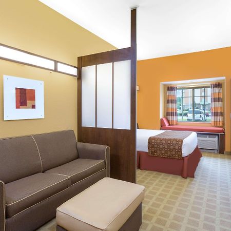 Microtel Inn & Suites By Wyndham University Medical Park Greenville Exterior foto