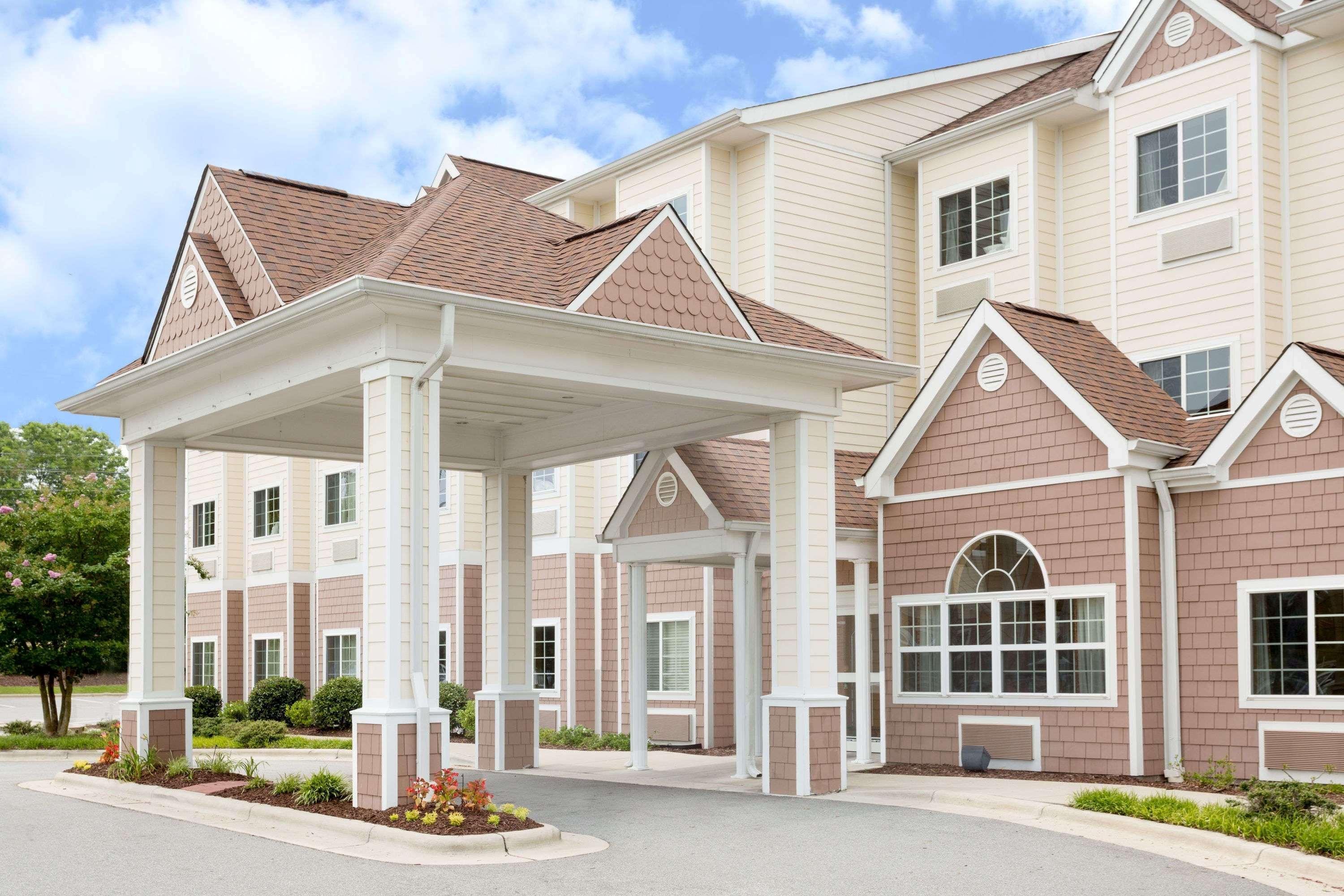 Microtel Inn & Suites By Wyndham University Medical Park Greenville Exterior foto
